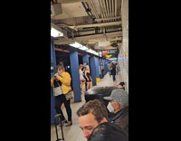 Collab IITW - Two women in black and white dress poses at the subway