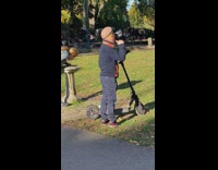Man brushes his teeth in central park 