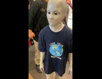 Person wearing alien costume at mall pt 2