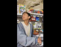 Me when my mom is getting bread 