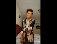 Guy recreates Disney channel intro with taser 