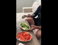 Guy tries doing chipotle 7 bites challenge