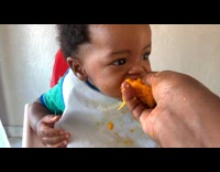 Baby boy try eat mango almost choked 