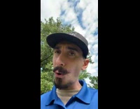 Guy giving a tip on how to look smarter as a blue collar worker