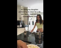 Mom record girl tiktok clean cook