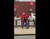 Guy rents bicycle for grubhub deliveries 