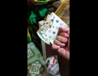 Glass stuck in the white mug and turn in upside down