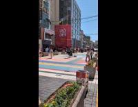 Man tiktok dance middle of the street