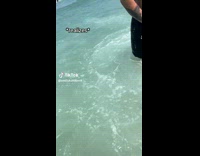 Woman pranks boyfriend with dissolving swim trunks 