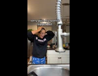 Woman touch water say spanish words with accent