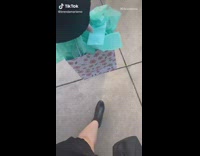 Girl crashes random quinceanera party brings gift