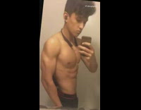 Guy takes photo for three years transformation 