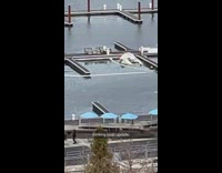 Boat sinks in NY river 