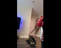 Cat attacks woman put her in carrier