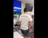 Collab ClipsIG - Man vanilla shake twerk dance on counter