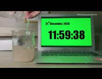 Guy creates iodine clock reaction laptop time 