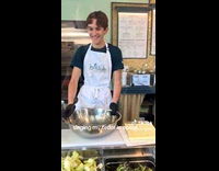 Guy sing his order in opera voice