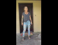 Collab ClipsIG - Woman realizes her sister is dumb 