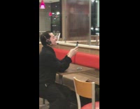 Collab IITW - fast food worker filming ice cream