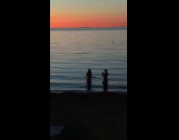 Collab IITW - Two women silhouette photoshoot at the beach with sunset