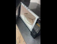 Microwave turns on when door is open