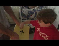 Collab DailyDoseOfInternet - Little kid small punch broke wood board