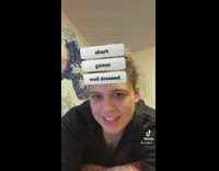 Girl red and green flag tiktok filter short gamer rapper doja cat  