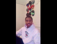 Siri calls white sweater guy zaddy 