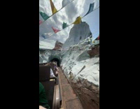 Woman asks friend stuck on Disney ride