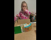 Mom tells daughter to say thank you