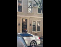 Collab WINY - Two men get scared on spider drop