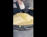 Collab BoysIG - Man pour milk to massive mac n cheese