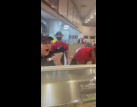 Girl jokes says restaurant lost a customer reaction