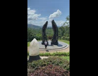 Collab IITW - Girl poses with geode sculptures