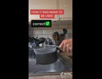 Right way to drain pasta using strainer 