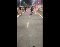 Collab Clips MPUGC - Cyclist look behind and almost hit jogger