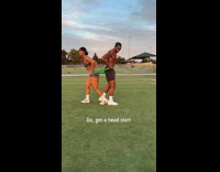 Collab ClipsIG - Couple sees who is stronger using stretch band