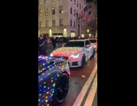 Collab WINY - Three cars covered with Christmas lights street