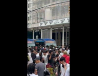 Chaotic crowd chasing Kai Cenat 