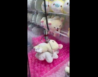 Collab ClipsIG - Couple plays claw machine at arcade 