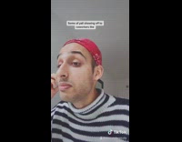 Red bandana guy sings go on mute 