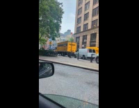 Guy claps and shout on city traffic