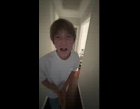 Teen sings Paramore voice cracks 