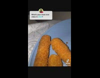 Collab Clips mpugc - Cat walks over blue plate of mozzarella sticks  woman laughs
