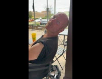 Collab ClipsIG - Man talks to stranger about his butt