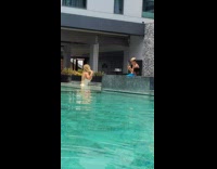 Collab IITW - Little boy takes picture of her mother in bikini at the pool