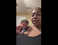 Newborn baby can already lift head up