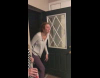 Woman surprises her boyfriend after coming home from studying abroad 