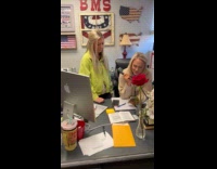 Teachers school announcement uses slang trend words