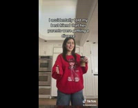 Girl accidentally tells friend her parents are getting divorce